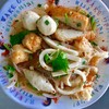 ยำวุ้นเส้นลูกชิ้นรวม