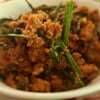 ผัดพริกแกงหมูสับพริกไทอ่อนใส่ผักกูด