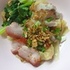 เกี๊ยวกุ้งหมูแดงหมูกรอบ เกี๊ยวกุ้งหมูแดงหมูกรอบ