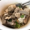 รสชาติเผ็ดร้อนของพริกไทย เหมือนทานข้าวต้มแต่ไม่ใส่น้ำ มีน้ำซุปเคียงมาให้