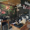 ร้านกาแฟจะอยู่ชั้นสองของร้านเมล่อน