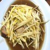 ผัดกุ้ยช่ายหมูกรอบ 100-