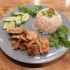 ผัดกระเทียมราดข้าว ผัดกระเทียมราดข้าว