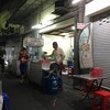 ร้านอยู่มุมตึก บรรยากาศดีไปอีกแบบ แต่ยุงเยอะหน่อย