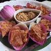 แปลกดี น้ำจิ้ทเมี่ยง ดอกบัวกินได้ เหมือน หยวกกล้วยที่กินผัดไทอะ แต่ รสฝาดอ่อนกว่