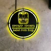 ป้ายร้านเป็นสัญลักษณ์รถไฟ 