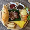 หมูนุ๊มมมนุ่ม แถมมีเครื่องเคียงที่พิเศษเป็นเอกลักษณ์กว่าใคร ด้วยการทำเมล่อนฉ่ำๆม