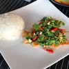 ข้าวผัดกะเพราแซลมอน
