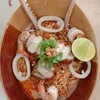ก๋วยเตี๋ยวต้มยำทะเล+หมูกรอบ