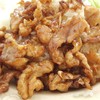 ข้าวหมูกระเทียม : หมูชิ้นพอดี หนาๆ เคลือบออกเค็ม กระเทียมชูกรอบได้ดี ดีใช้ได้จ๊ะ