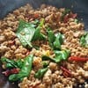 หมูสับผัดใบยี่หร่าพริกแห้ง