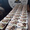 วันนี้สั่งข้าวมันไก่ ถวายพระโรงบาลสงค์  150กล่อง ขอบอกว่าให้เยอะมาก ขอบคุนเจ้าขอ