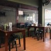 ที่นั่งในร้านเพียบ