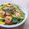 สลัดกุ้งย่างอโวคาโด สลัดกุ้งย่างอโวคาโด