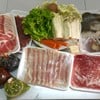 ในรูปเป็นเซตหมูค่ะเพิ่มซีฟู้ด1ถาดอร่อยอิ่มมากอยากให้ลองนี่คิดว่าจะต้องได้สั่งอีก