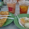 ขนมปังปิ้งไข่ และเนยถั่ว มาพร้อมไข่ลวก และชาใต้รสเข้ม^^