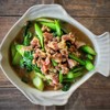 บะหมี่กรอบราดหน้าเนื้อ