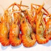 กุ้งเผาขนาด 11-12 ตัวโล
มีจำนวน 12 ตัว 
พร้อมน้ำจิ้มซีฟู๊ดสูตรพิเศษ