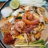 ผัดไทกุ้งสดอันนี้ให้10/8.5. รสชาติดี บรรยากาศดี