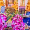  หลังจากนั้นก็ไปซื้อ ธูปเทียนดอกไม้ เพื่อนำไปไหว้พระภายในโบสถ์