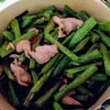 ผัดถั่วฝักยาวไก่กระเทียมพริก