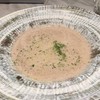 Soup ex champignons กลมกล่อมทานกับขนมปังที่ให้มาเข้ากันดี 