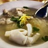 ข้ามต้ททะเลทั้งสด และ รสชาติน้ำซุปกำลังดี