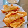 แป้งเกี๊ยวกรอบนอก ในนุ่มเนื้อกุ้งคล้ายๆแฮ่กื้นแต่รกอบกว่า