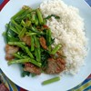 ผัดผักบุ้งหมูกรอบ...สุดฟิน