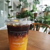 อร่อยหอม Ratioระหว่างน้ำกาแฟและน้ำส้มลงตัว มีเนื้อส้มใส่ด้วย ดื่มแล้วสดชื่นดีครั