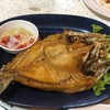 ปลากะพงทอดมาหรอบๆราดน้ำปลา หวานๆเค็มๆ อร่อยเหมือนกินตามร้านอาหาร ตัวไม่ใหญ่มาก ข