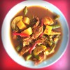 น้ำแกงไตปลาเข้มข้นเผ็ดจัดจ้านกำลังดี ผักรวมเนืัอปลาย่างมี