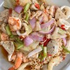 กุ้งกรอบปลาหมึกสดเครื่องแน่นมากๆมีทั้งไส้กรอกและลูกชิ้น รสชาติแซ่บมากก