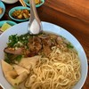 น้ำซุปอร่อย หอมเหมือนใส่ขิงมั่งน่าจะใช่ ออกใสๆกลมกล่อมดี