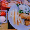 คือคุ้มมาก อาหารอุ่นๆร้อนๆ โต๊ะนั่งมีไม่เยอะ เจ้าของร้านน่ารัก อัธยาศัยดี 