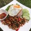 ข้าวกระเพาไก่ นรกแตก ข้าวกระเพาไก่ นรกแตก