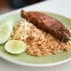 ข้าวผัดน้ำพริกมะม่วง+ปลากะพงขาวทอด ข้าวผัดน้ำพริกมะม่วง+ปลากะพงขาวทอด