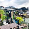 บรรยากาศร้านอยู่ในทะเลเลยคะ