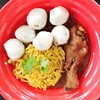 ข้าวซอยไก่-ลูกชิ้น ข้าวซอยไก่-ลูกชิ้น