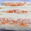 ปูอัดไข่กุ้ง แน่นๆ เต็มๆคำ น้ำสลัดอร่อย นัวๆ