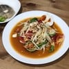 ส้มตำไทย (60 บาท) รสชาติออกไปทางเข้มข้น ไม่หวานจนเกินไป