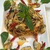 สปาเกตตี้ผัดหอยลาย สูตรนมสด น้ำพริกเผา by ครูหนวดตัวร้ายกับยัยตัวยุ่ง 