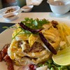 ข้าวคลุกกะปิ คือเด็กที่หมูหวานเป็นหมูนุ่มมาผัดซีอิ๊วหวานๆหอมๆ เครื่องครบอร่อยมาก
