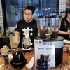 หน้าตาคุณเจ้าของร้านใจดีและเป็นบาริสต้าด้วย