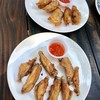 ปีกไก่ทอด เกี๊ยวปู