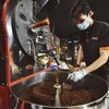 กาแฟมาจากโรงคั่วกาแฟมาวิน พิเศษตรงที่เขาคั่วเองในโรงคั่วขนาดใหญ่ใจกลางเมืองเลย
