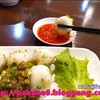 ของกินเล่น ลูกชิ้นปลาลวกจิ้ม 65 บาท