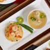 ข้าวผัดหมู - ไก่ + น้ำแกงไก่ตุ๋นฟัก ข้าวผัดหมู - ไก่ + น้ำแกงไก่ตุ๋นฟัก