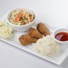 ข้าวเหนียว ส้มตำ น่องปีกไก่ทอด ข้าวเหนียว ส้มตำ น่องปีกไก่ทอด