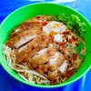 ก๋วยเตียว  ยำข้น ไก่ทอด ไข่ลาวา